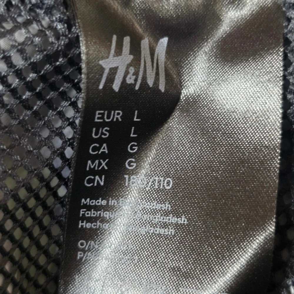 H&M Swim Shorts Mens Large Black Green Strawberry Print Knee‎ Length Trunks NEW